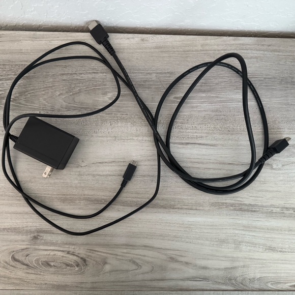 Nintendo Switch w/ Original Box & items Red and Blue Joy-Cons+Case and Two Games - Picture 7 of 16